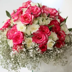 זר ורדים ושושנים