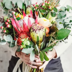 זר פרחים לבן ירוק